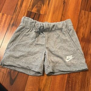 Nike shorts size M